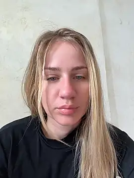 Snapshot of AnnaMist_ chatting on 06-19-26, 06:40 AnnaMist online show from 06-19-26, 06:40