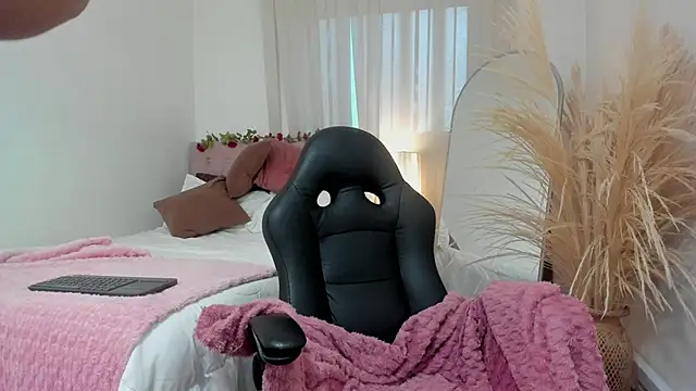 Charlotte pleasure online show from 06-11-26, 10:46