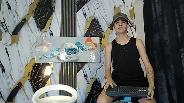 Snapshot of KING_LOVERS1 chatting on 06-24-26, 01:21 KING LOVERS1 online show from 06-24-26, 01:21