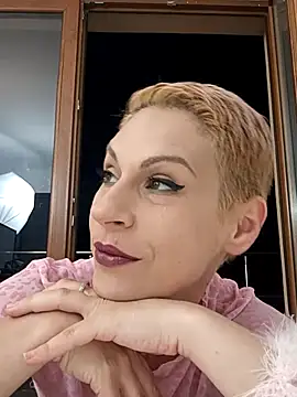 Snapshot of KittyDesiree chatting on 06-25-26, 07:07 KittyDesiree online show from 06-25-26, 07:07