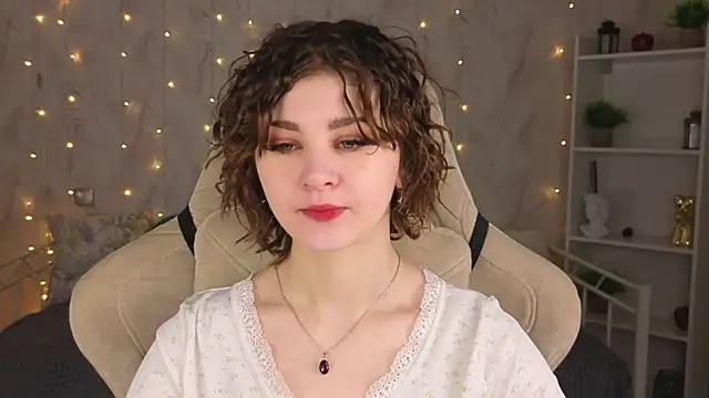 Snapshot of Kira__Fluffy chatting on 05-31-26, 12:08 Kira Fluffy online show from 05-31-26, 12:08