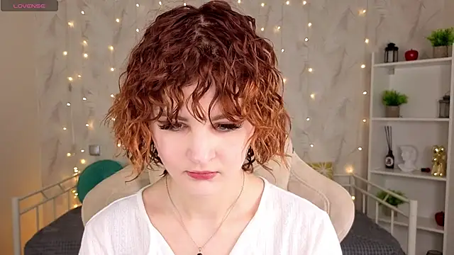 Snapshot of Kira__Fluffy chatting on 06-20-26, 12:03 Kira Fluffy online show from 06-20-26, 12:03