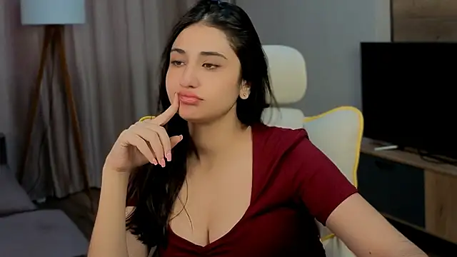 Snapshot of honeylanaa chatting on 06-20-26, 04:15 honeylanaa online show from 06-20-26, 04:15