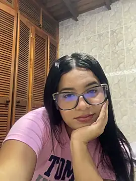 Snapshot of sara_alejandra chatting on 05-15-26, 01:23 sara alejandra online show from 05-15-26, 01:23