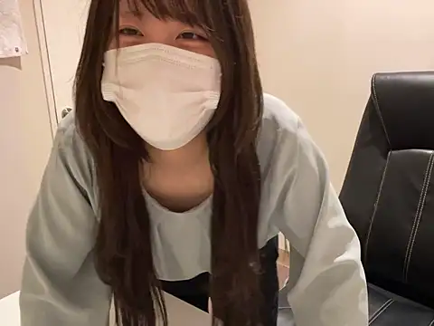Snapshot of miniminimo_o chatting on 06-10-26, 10:25 miniminimo o online show from 06-10-26, 10:25