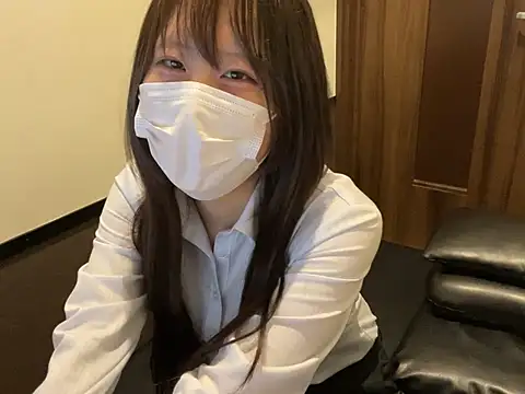 Snapshot of miniminimo_o chatting on 06-15-26, 10:17 miniminimo o online show from 06-15-26, 10:17