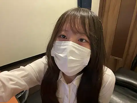 Snapshot of miniminimo_o chatting on 06-20-26, 10:07 miniminimo o online show from 06-20-26, 10:07