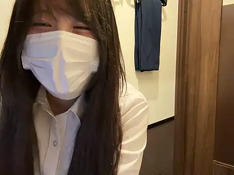 Snapshot of miniminimo_o chatting on 06-25-26, 10:20 miniminimo o online show from 06-25-26, 10:20