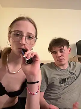 LauraundSteve  online show from 05-26-26, 07:10