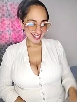 Snapshot of Pamela_sa chatting on 05-27-26, 05:43 Pamela sa online show from 05-27-26, 05:43