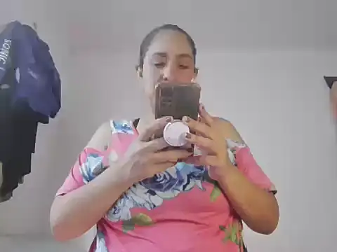 Snapshot of Pamela_sa chatting on 06-18-26, 06:23 Pamela sa online show from 06-18-26, 06:23