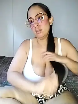 Snapshot of Pamela_sa chatting on 07-16-26, 08:04 Pamela sa online show from 07-16-26, 08:04