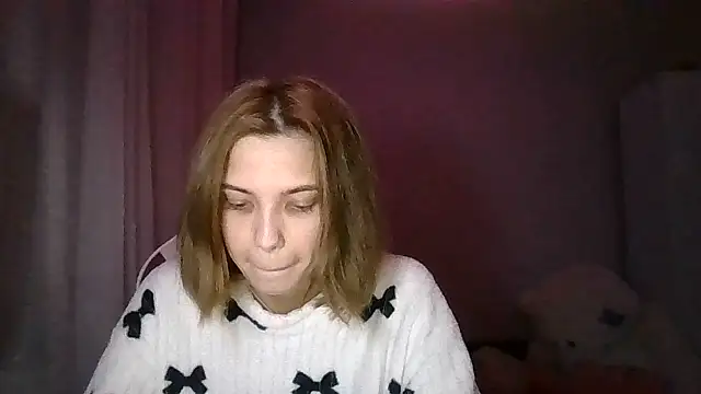 Snapshot of MiraLaPics chatting on 06-06-26, 10:25 MiraLaPics online show from 06-06-26, 10:25