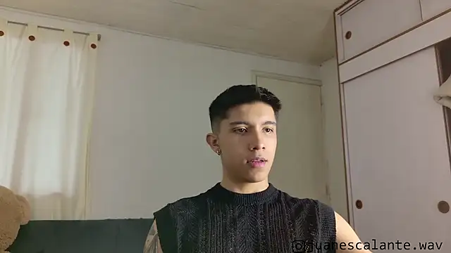 Snapshot of Thesaint_xxx chatting on 05-21-26, 12:34 Thesaint xxx online show from 05-21-26, 12:34