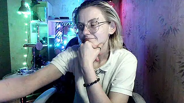   Freya    online show from 05-18-26, 10:04