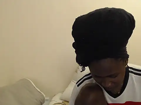 Snapshot of hyacinth_b chatting on 06-07-26, 06:39 hyacinth b online show from 06-07-26, 06:39