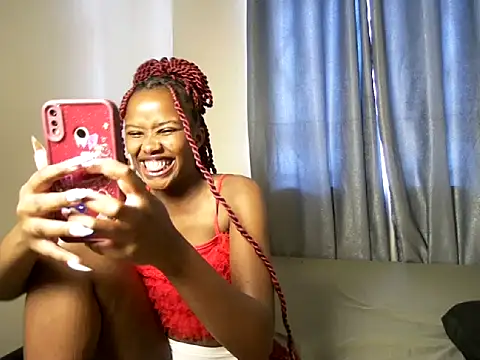 Snapshot of Sugar_burst chatting on 05-15-26, 11:28 Sugar burst online show from 05-15-26, 11:28