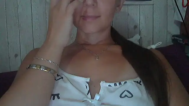Bella--White online show from 07-15-26, 02:00