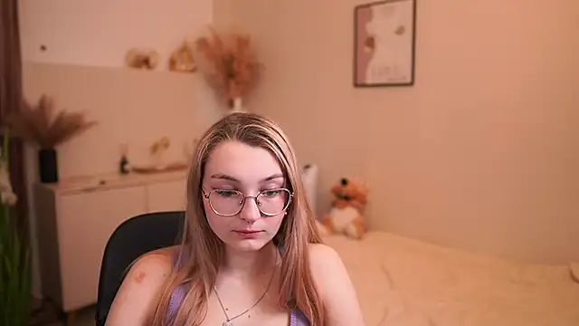 Sophielux18 online show from 05-20-26, 01:17