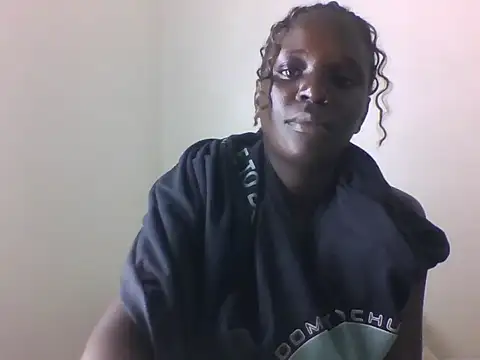 Snapshot of LatishLava chatting on 05-18-26, 01:06 LatishLava online show from 05-18-26, 01:06