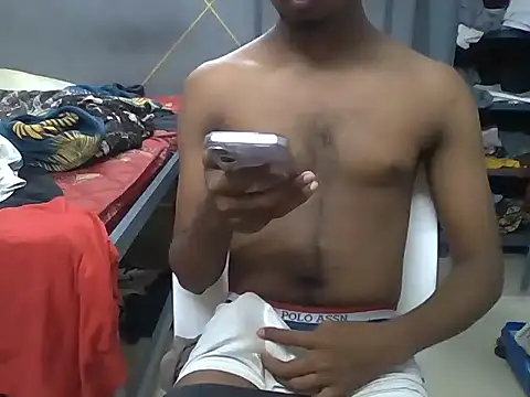 male18in online show from 05-19-26, 06:53