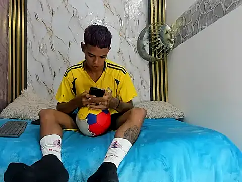 cute boy angelx18 online show from 05-23-26, 06:12