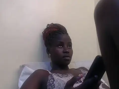 Snapshot of Sexxy-skinny chatting on 06-12-26, 12:26 Sexxy-skinny online show from 06-12-26, 12:26