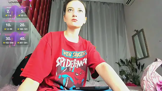Snapshot of SummerLilaa chatting on 06-10-26, 04:56 SummerLilaa online show from 06-10-26, 04:56