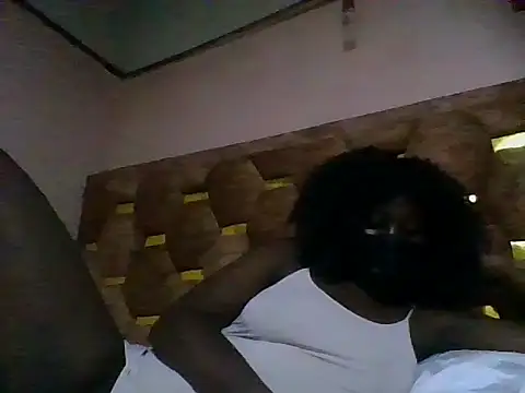 Snapshot of Gbadassexy chatting on 05-17-26, 12:19 Gbadassexy online show from 05-17-26, 12:19
