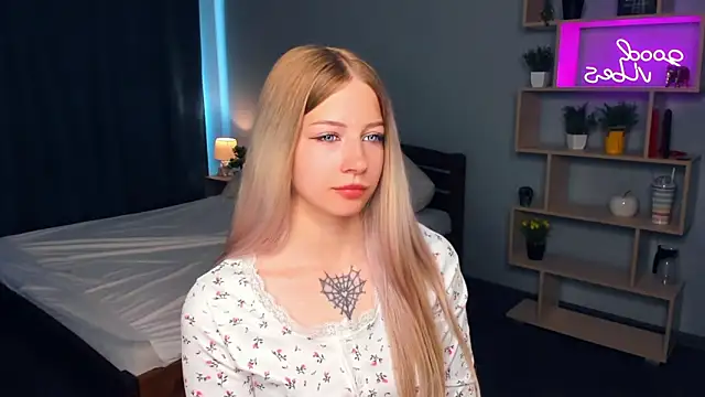 Snapshot of DeniseMekus chatting on 06-06-26, 10:20 DeniseMekus online show from 06-06-26, 10:20