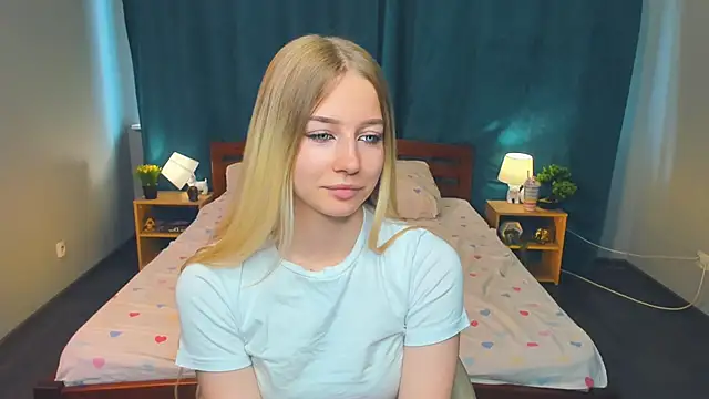 Snapshot of DeniseMekus chatting on 06-27-26, 07:24 DeniseMekus online show from 06-27-26, 07:24