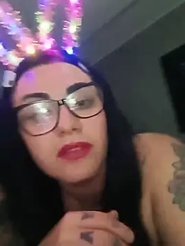 Snapshot of BaddieOMalessere chatting on 06-12-26, 08:30 BaddieOMalessere online show from 06-12-26, 08:30