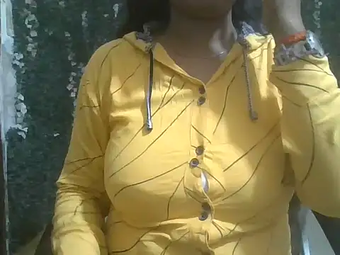 Snapshot of shallykaur chatting on 06-02-26, 03:41 shallykaur online show from 06-02-26, 03:41