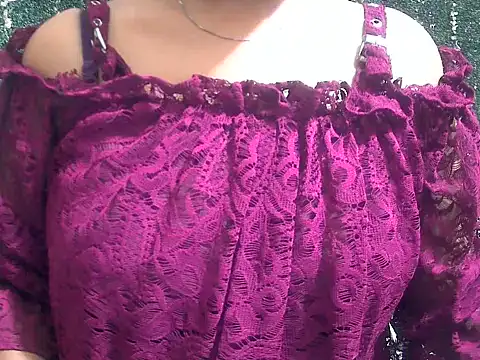 Snapshot of shallykaur chatting on 06-09-26, 03:51 shallykaur online show from 06-09-26, 03:51