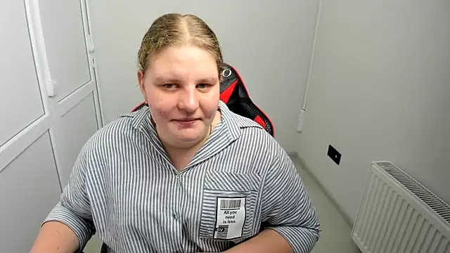 Bella shyy  online show from 05-17-26, 08:55