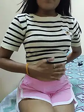 Snapshot of Shanaya_001 chatting on 06-02-26, 10:39 Shanaya 001 online show from 06-02-26, 10:39