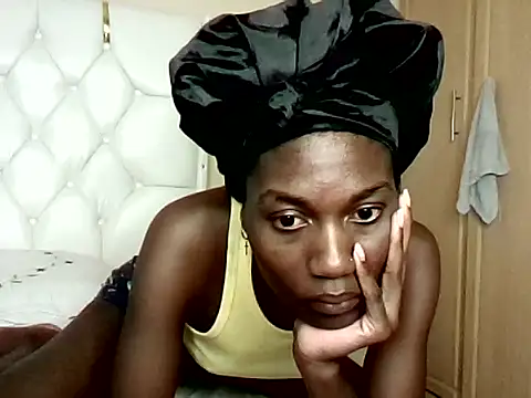 Snapshot of hornygirlzy chatting on 05-17-26, 05:05 hornygirlzy online show from 05-17-26, 05:05