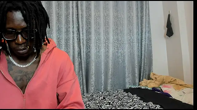 Snapshot of Charlies_Angelz chatting on 06-24-26, 09:08 Charlies Angelz online show from 06-24-26, 09:08