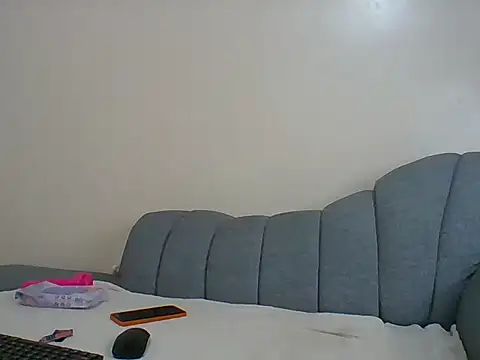 Snapshot of Platinum_baby chatting on 06-16-26, 04:37 Platinum baby online show from 06-16-26, 04:37