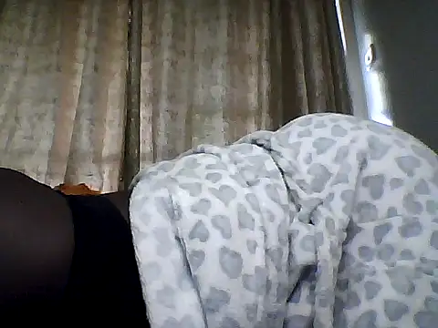 cutiebreey online show from 06-09-26, 01:45