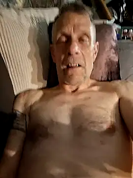 Snapshot of truckdawg2023 chatting on 06-11-26, 05:44 truckdawg2023 online show from 06-11-26, 05:44
