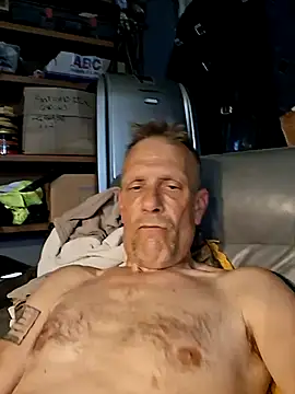 Snapshot of truckdawg2023 chatting on 06-13-26, 11:35 truckdawg2023 online show from 06-13-26, 11:35