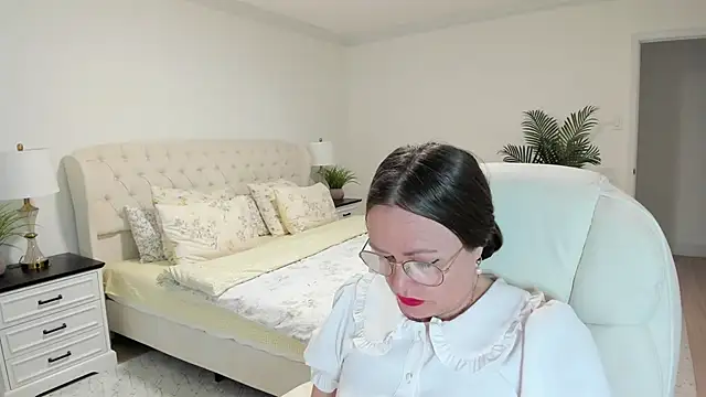 Vika73 online show from 04-23-26, 12:29