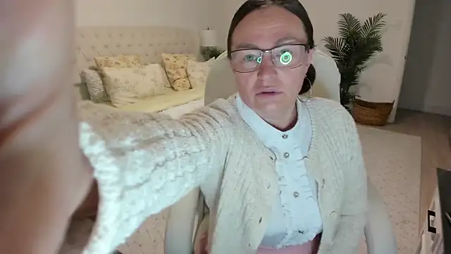 Vika73 online show from 05-28-26, 11:18