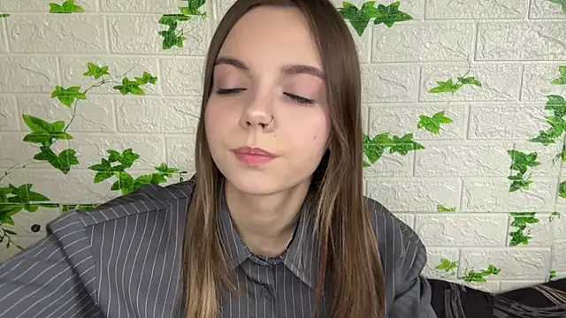 Snapshot of LisaPorse chatting on 06-03-26, 02:33 LisaPorse online show from 06-03-26, 02:33