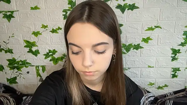 Snapshot of LisaPorse chatting on 06-20-26, 03:26 LisaPorse online show from 06-20-26, 03:26