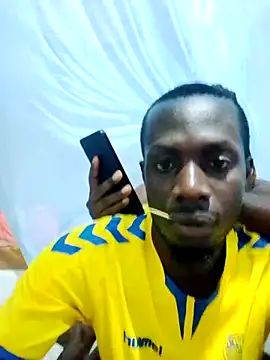 Snapshot of Lawal-Briana chatting on 05-28-26, 07:00 Lawal-Briana online show from 05-28-26, 07:00