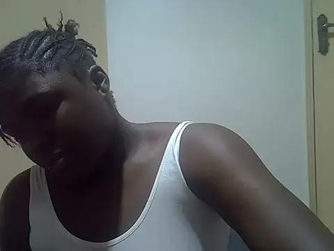 Snapshot of evethegurl chatting on 06-03-26, 08:17 evethegurl online show from 06-03-26, 08:17