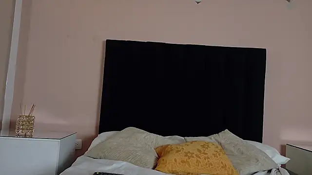 MILA AND COTI online show from 06-12-26, 10:41