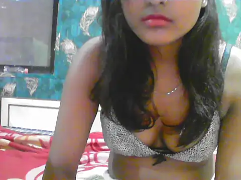 Diana Penty online show from 05-25-26, 06:36